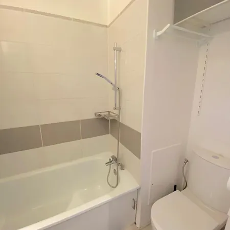 Avec Piscine A 5 Min De La Apartment *