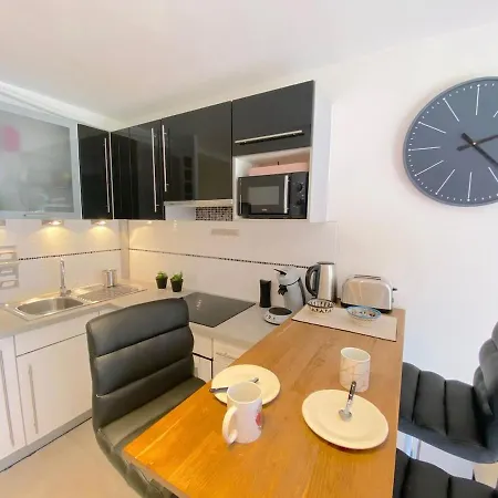 Apartment Avec Piscine A 5 Min De La